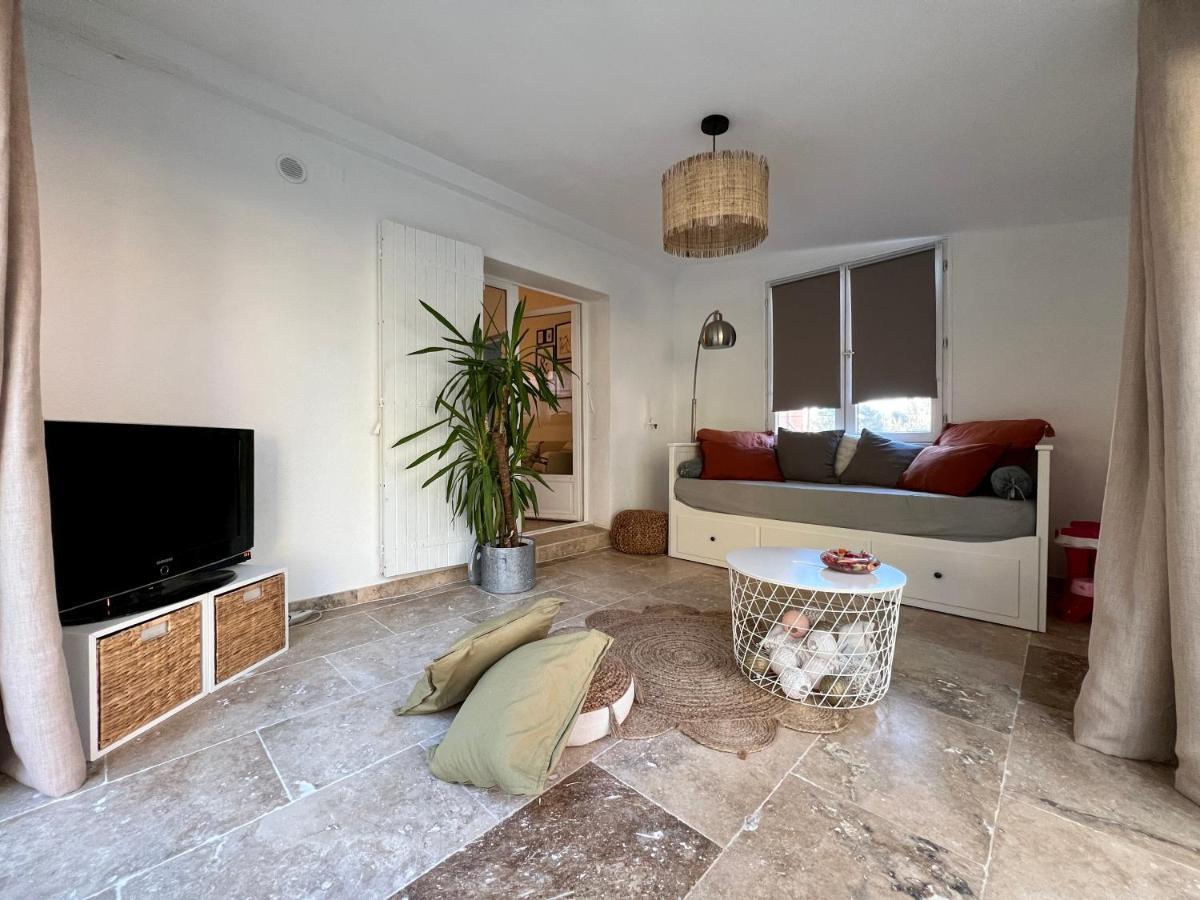 Maison Provencale Au Calme De La Campagne Avec Jacuzzi 普罗旺斯地区艾克斯 外观 照片