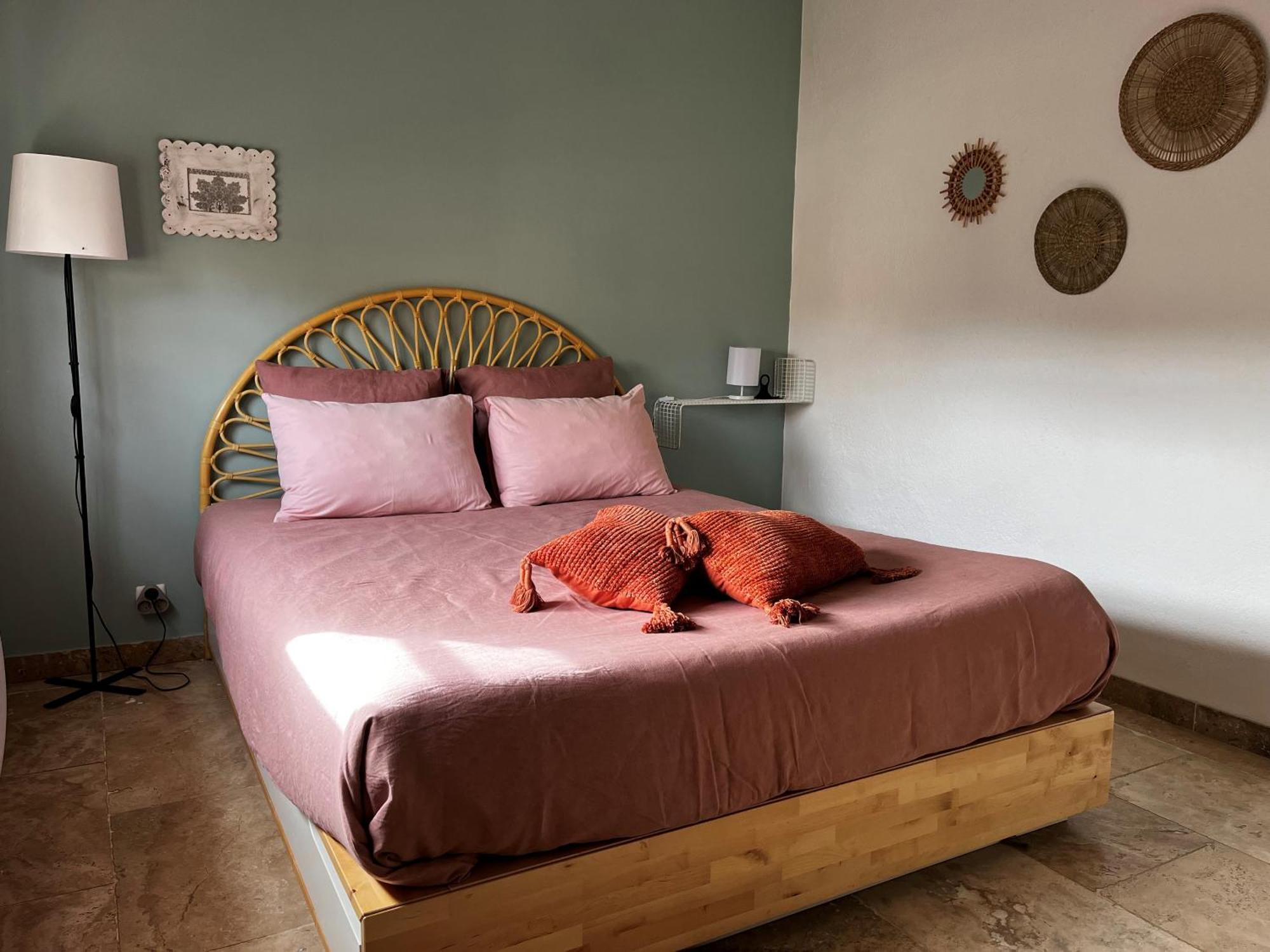 Maison Provencale Au Calme De La Campagne Avec Jacuzzi 普罗旺斯地区艾克斯 外观 照片