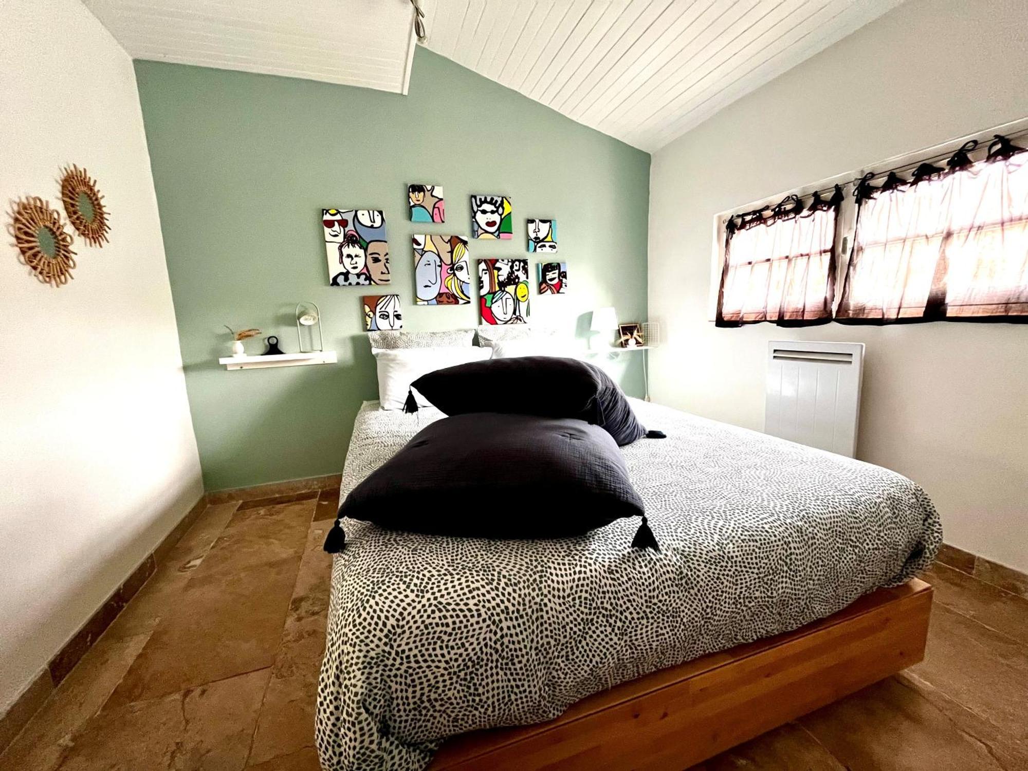 Maison Provencale Au Calme De La Campagne Avec Jacuzzi 普罗旺斯地区艾克斯 外观 照片