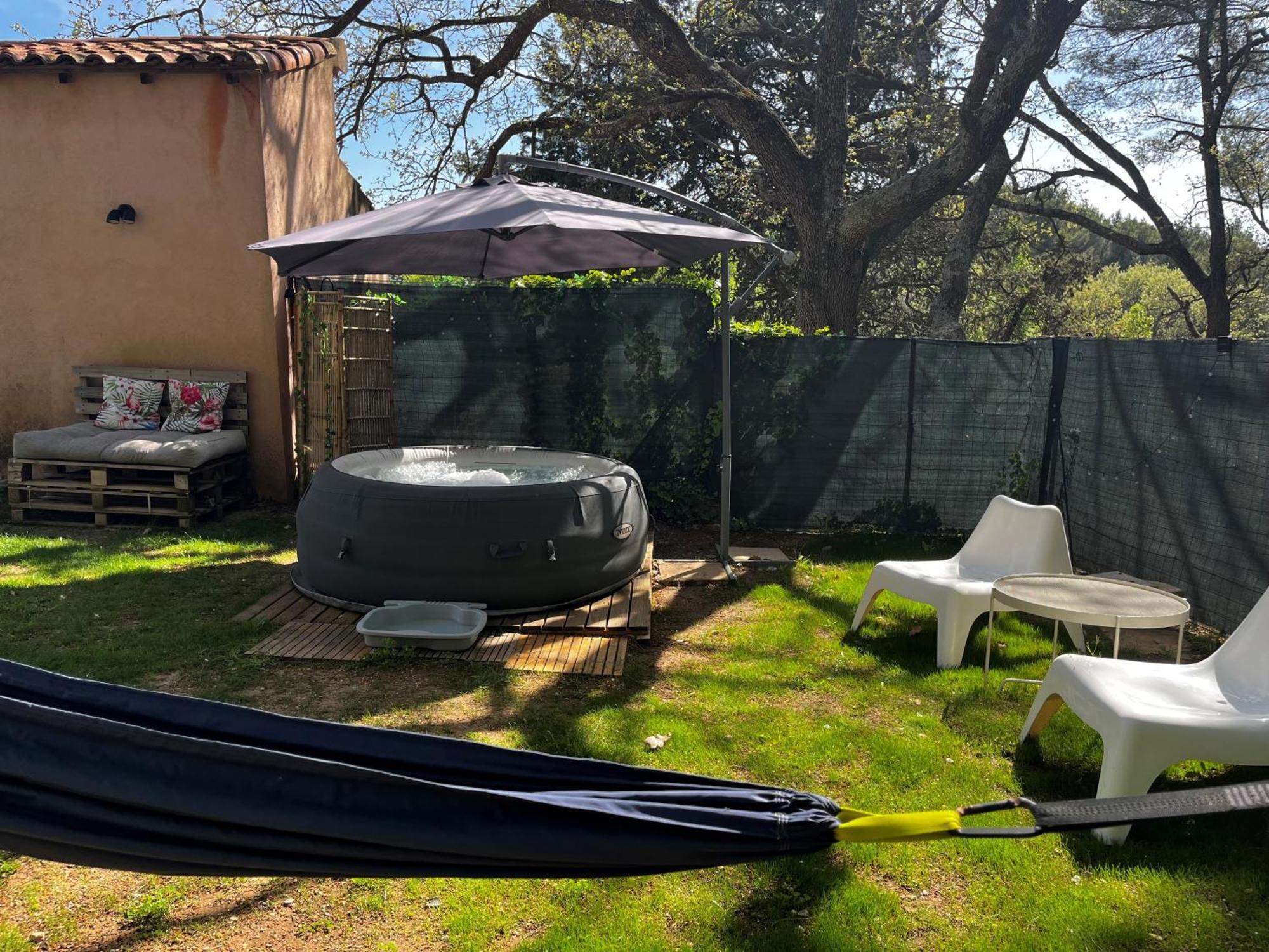 Maison Provencale Au Calme De La Campagne Avec Jacuzzi 普罗旺斯地区艾克斯 外观 照片