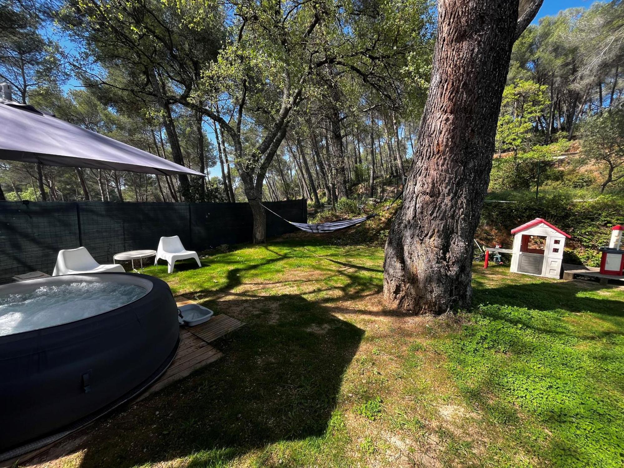 Maison Provencale Au Calme De La Campagne Avec Jacuzzi 普罗旺斯地区艾克斯 外观 照片