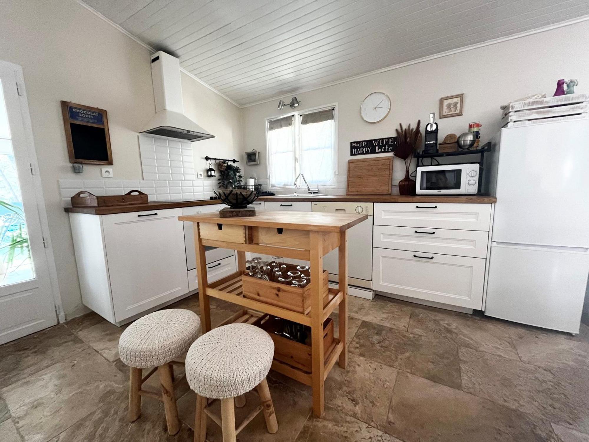 Maison Provencale Au Calme De La Campagne Avec Jacuzzi 普罗旺斯地区艾克斯 外观 照片