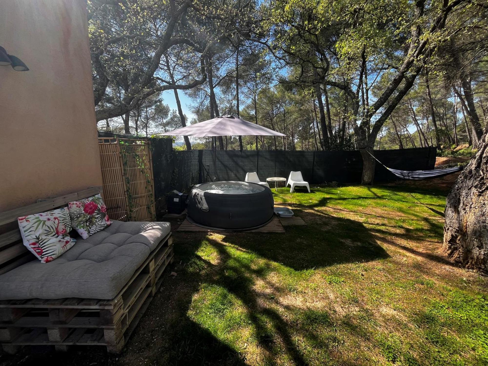Maison Provencale Au Calme De La Campagne Avec Jacuzzi 普罗旺斯地区艾克斯 外观 照片