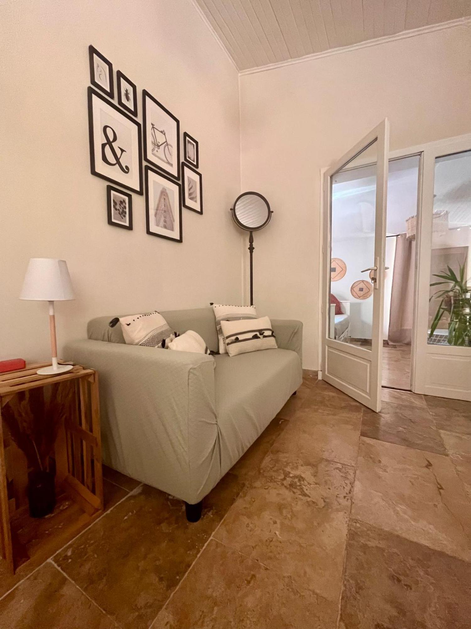 Maison Provencale Au Calme De La Campagne Avec Jacuzzi 普罗旺斯地区艾克斯 外观 照片